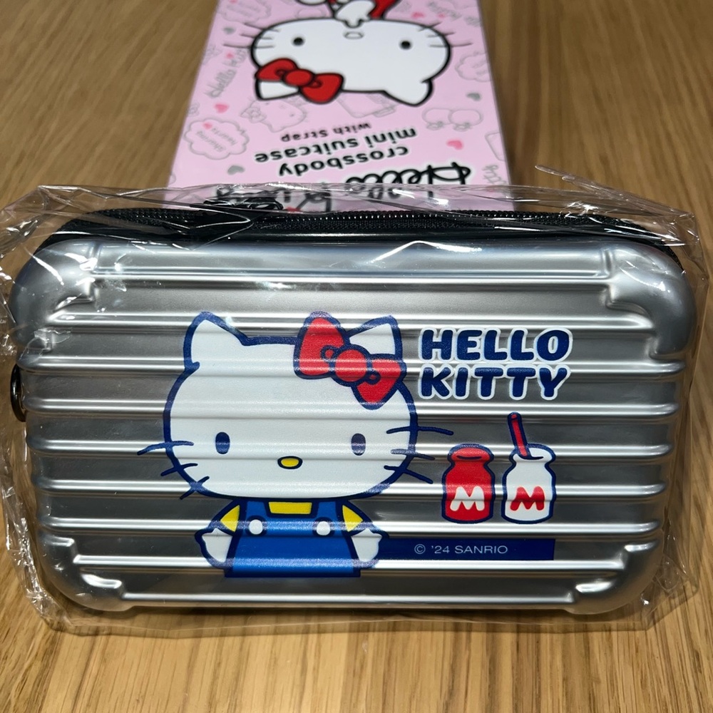 Hello Kitty Crossbody Mini Suitcase - Silver